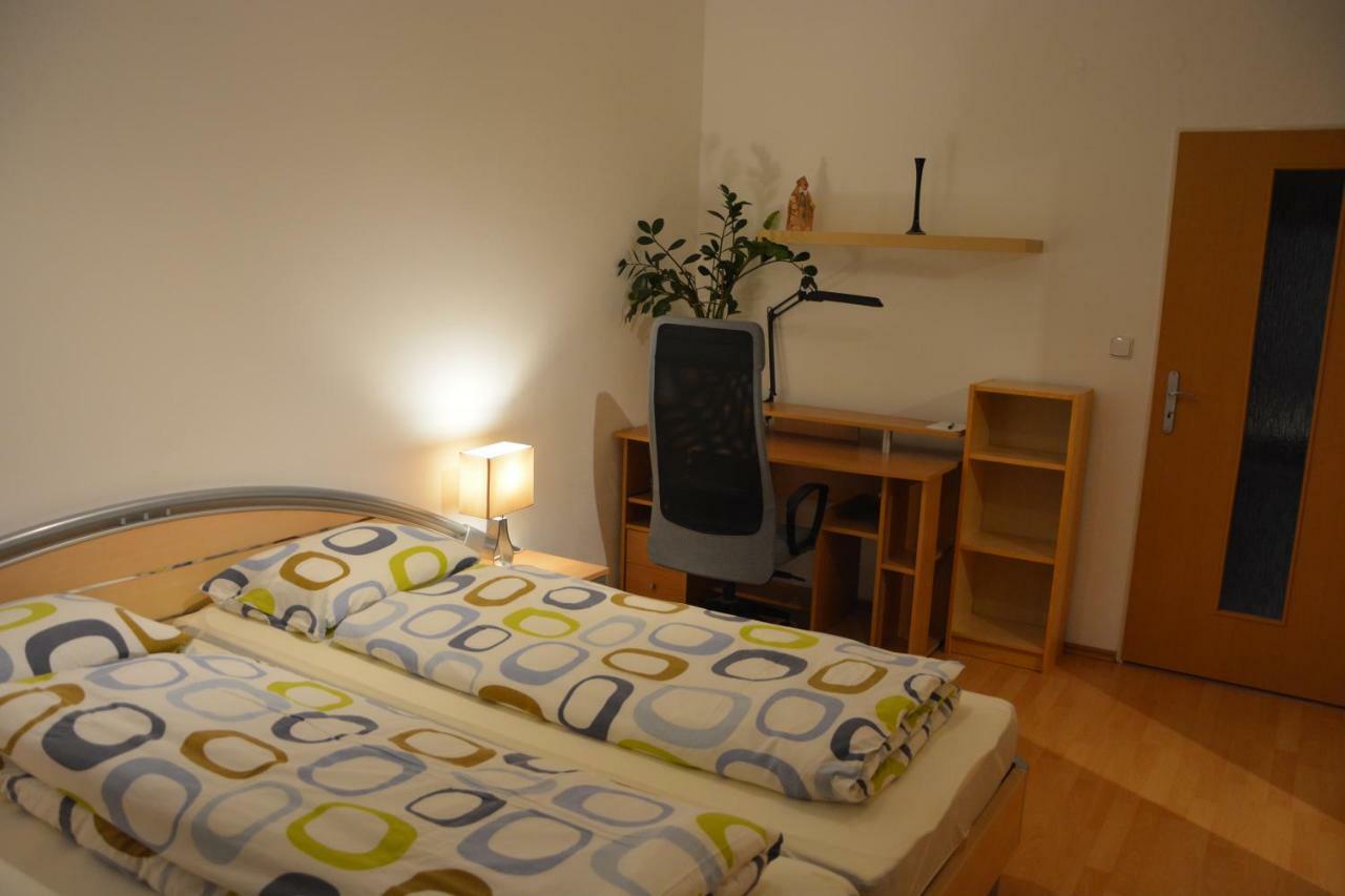 Apartman Zderadova Brno Eksteriør bilde