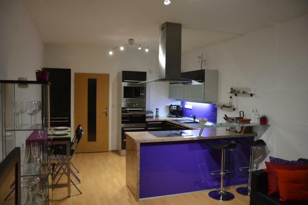 Apartman Zderadova Brno Eksteriør bilde