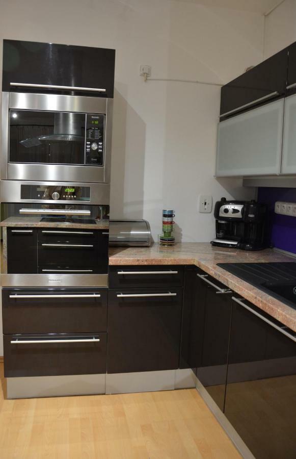 Apartman Zderadova Brno Eksteriør bilde
